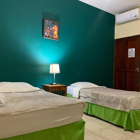 Hostal Fachente เลออน ภายนอก รูปภาพ