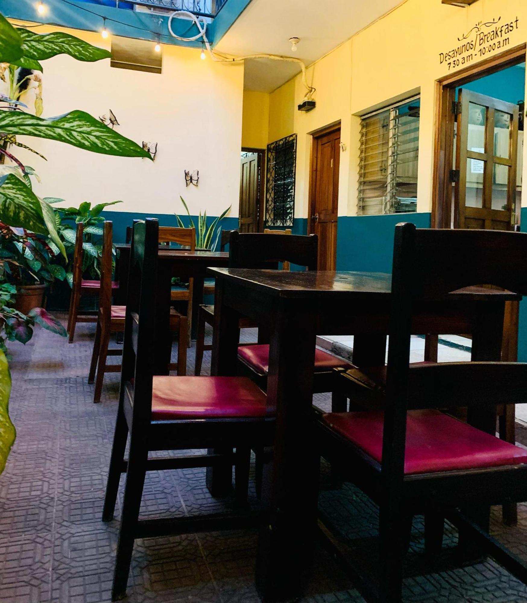 Hostal Fachente เลออน ภายนอก รูปภาพ
